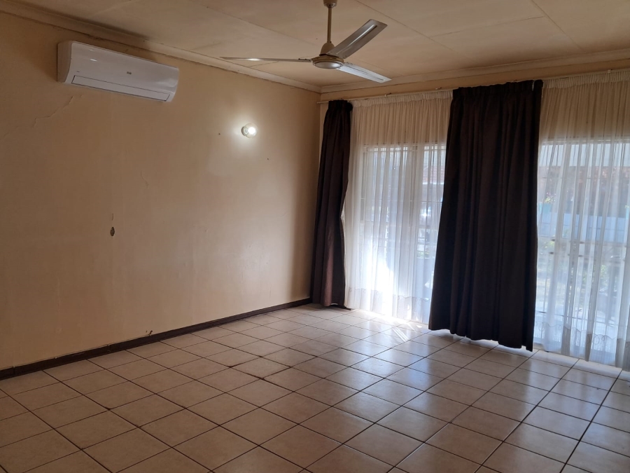 3 Bedroom Property for Sale in Naudeville Free State